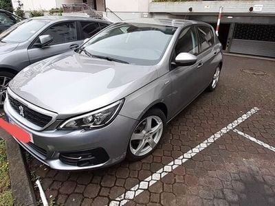 Gebraucht Peugeot 308 110 PS (80 kW) 2018 Silber Limousine
