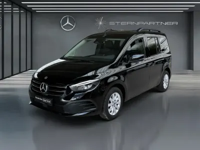 Używany Mercedes T180 Progressive 131 KM (96 kW) 2024 Czarny Minivan