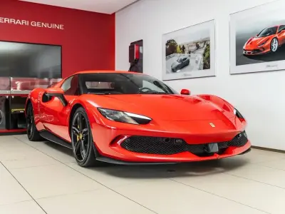 Gebraucht Ferrari 296 829 PS (609 kW) 2024 Rot