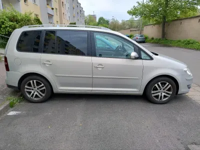 Gebraucht VW Touran 140 PS (102 kW) 2009 Silber Van / Kleinbus
