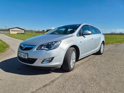 Usata Opel Astra Innovation 165 CV (121 kW) 2011 Argento Station wagon