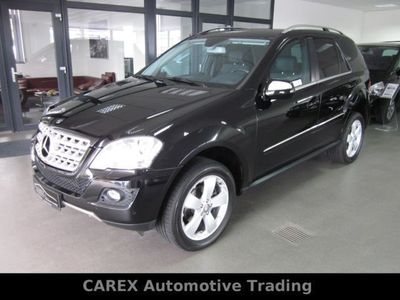 Schwarz metallic Gebraucht 2009 Mercedes ML280 Sport SUV | 24.990 €
