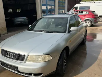 Gebraucht Audi A4 101 PS (74 kW) 1997 Silber Limousine