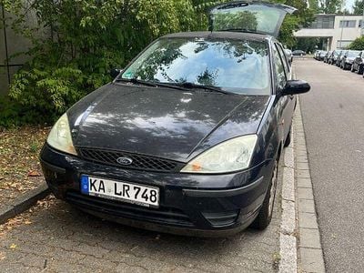 Blau Gebraucht 2004 Ford Focus Limousine | 2.500 € (Etwas zu teuer)