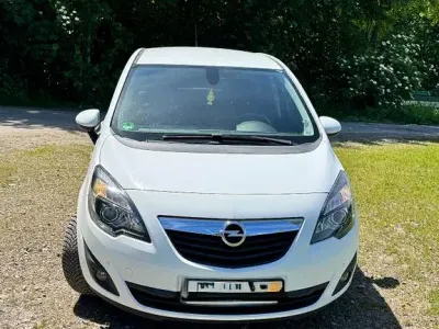 Gebraucht Opel Meriva Color Edition 140 PS (102 kW) 2010 Weiß Van / Kleinbus