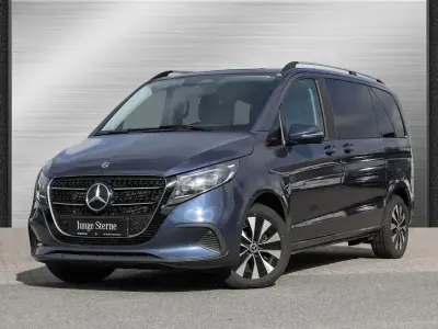 Używany Mercedes V250 Style 190 KM (139 kW) 2024 Niebieski Minivan