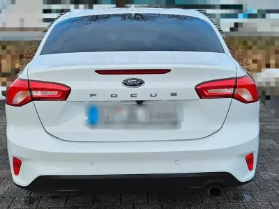 Gebraucht Ford Focus Style 125 PS (91 kW) 2022 Weiß Limousine