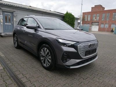 Grau Gebraucht 2023 Audi Q4 e-tron Advanced SUV | 29.950 € (Superpreis)