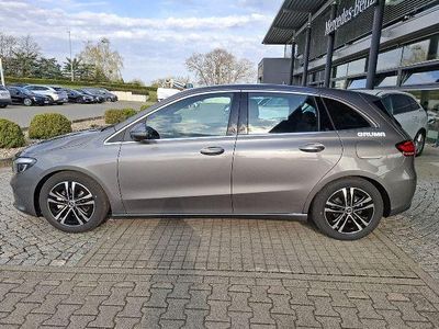 Gebraucht Mercedes B180 Progressive 136 PS (100 kW) 2025 lack mountaingrau Van / Kleinbus