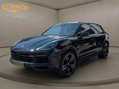 Gebraucht Porsche Cayenne E-Hybrid 340 PS (250 kW) 2021 Schwarz SUV