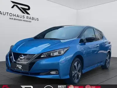 Usata Nissan Leaf Tekna 160 kW (218 CV) 2021 Blu Utilitaria