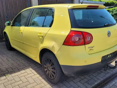 Gebraucht VW Golf IV 102 PS (75 kW) 2006 Gelb Limousine