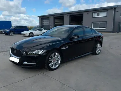 Używany Jaguar XE R-Sport 200 KM (147 kW) 2015 Czarny Sedan/Limuzyna