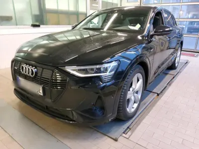Gebraucht Audi e-tron S-Line 300 kW (408 PS) 2022 Brillantschwarz SUV