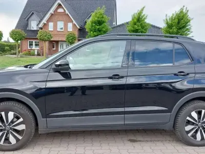 Gebraucht VW T-Cross Move 95 PS (69 kW) 2023 Deep black perleffekt SUV