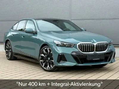 Neu BMW i5 M Sport 289 kW (394 PS) 2025 Cape york gruen metallic Limousine