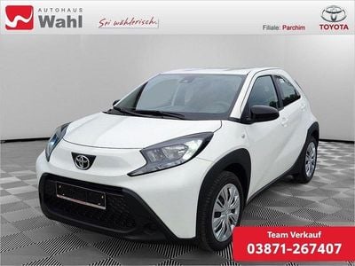 Gebraucht Toyota Aygo X Play 72 PS (52 kW) 2025 Super white 2 SUV