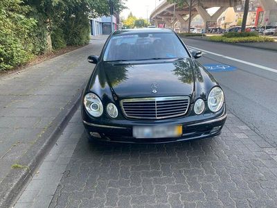 Usata Mercedes E320 Avantgarde 204 CV (150 kW) 2004 Nero Berlina