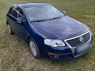 Second-hand VW Passat 122 CP (89 kW) 2005 Albastru Berlinǎ