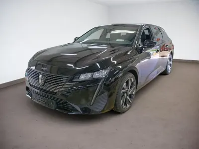 Gebraucht Peugeot 308 Allure 131 PS (96 kW) 2025 Lackierung schwarz perla nera/ Kombi