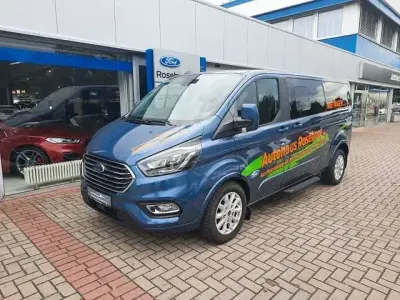 Gebraucht Ford Tourneo Custom Titanium 131 PS (96 kW) 2022 Blau Van