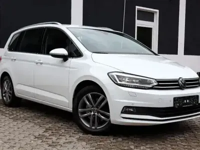 Gebraucht VW Touran Highline 150 PS (110 kW) 2022 Weiß Van / Kleinbus