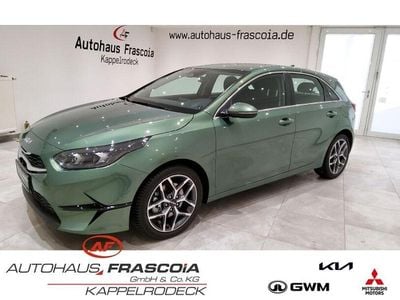 Usado Kia Ceed Spirit 140 HP (102 kW) 2025 Verde Citadino