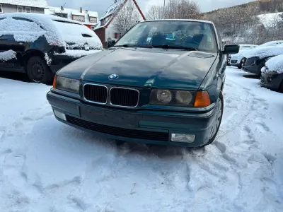 Gebraucht BMW 320 150 PS (110 kW) 1994 Grün Limousine
