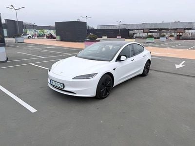 Gebraucht Tesla Model 3 Standard Range 208 kW (283 PS) 2024 Weiß Limousine
