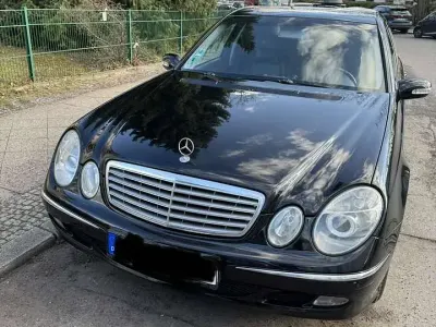 Gebraucht Mercedes E270 Elegance 177 PS (130 kW) 2002 Limousine