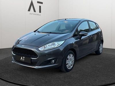 Usado Ford Fiesta Celebration 101 HP (74 kW) 2016 Cinzento Citadino
