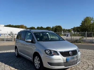 Gebraucht VW Touran 140 PS (102 kW) 2010 Silber Van / Kleinbus