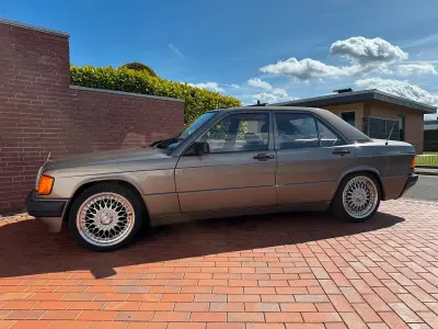 Gebraucht Mercedes 190 72 PS (52 kW) 1991 Limousine