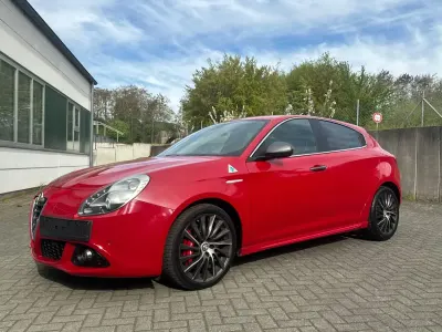 Gebraucht Alfa Romeo Giulietta Quadrifoglio Verde 241 PS (177 kW) 2014 Grau Kleinwagen