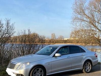 Mercedes E200