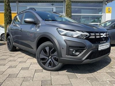 Neu Dacia Sandero Expression 101 PS (74 kW) 2025 Grau Limousine