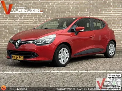 Używany Renault Clio IV Expression 90 KM (66 kW) 2016 Czerwony Sedan/Limuzyna