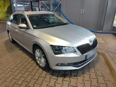 Gebraucht Skoda Superb Style 190 PS (139 kW) 2016 Silber Kombi