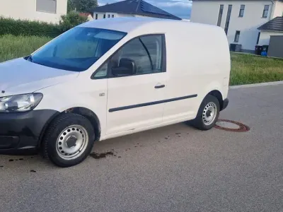 Gebraucht VW Caddy 75 PS (55 kW) 2010 Weiß Van / Kleinbus