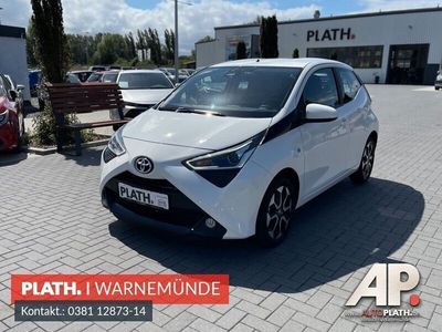 Gebraucht Toyota Aygo Connect Style 72 PS (52 kW) 2018 Schwarz / weiß Kleinwagen