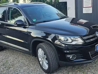 Gebraucht VW Tiguan Sport 140 PS (102 kW) 2012 Deep black perleffekt SUV