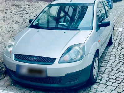 Gebraucht Ford Fiesta 90 PS (66 kW) 2006 Silber Kleinwagen