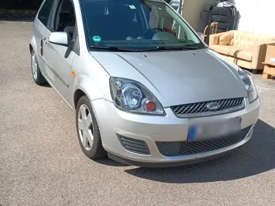 Gebraucht Ford Fiesta 60 PS (44 kW) 2005 Silber Kleinwagen