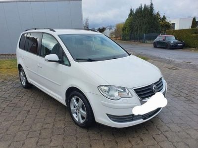 Gebraucht VW Touran United 105 PS (77 kW) 2009 Weiß Van / Kleinbus
