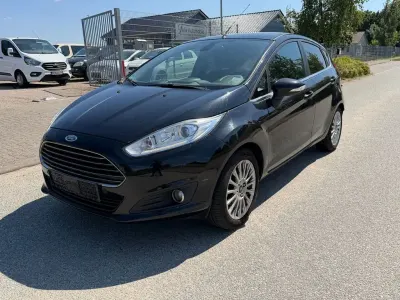 Gebraucht Ford Fiesta 101 PS (74 kW) 2013 Schwarz Limousine