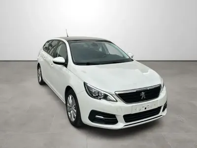 Gebraucht Peugeot 308 Active 131 PS (96 kW) 2019 Weiß Kombi