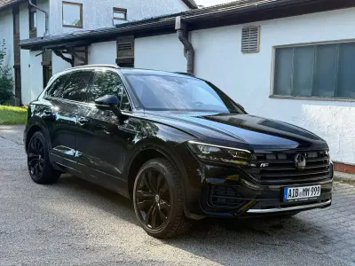 Gebraucht VW Touareg R-line 286 PS (210 kW) 2020 Deep black perleffekt SUV