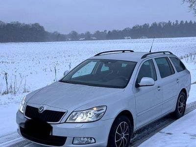 Gebraucht Skoda Octavia Ambiente 105 PS (77 kW) 2010 Grau Kombi