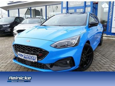 Blau Gebraucht 2022 Ford Focus ST Limousine | 28.740 € (Fairer Preis)