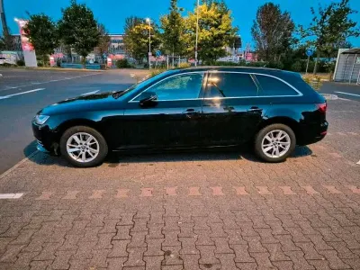 Gebraucht Audi A4 Sport 150 PS (110 kW) 2018 Schwarz Kombi